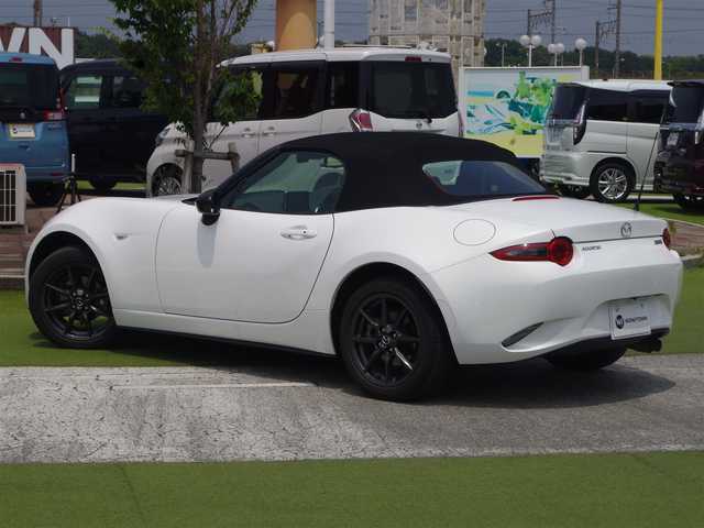 マツダ ロードスター S レザーパッケージ 千葉県 2015(平27)年 4.1万km クリスタルホワイトパールマイカ ブラインドスポットモニタリング/ブラックレザーシート/シートヒーター/BOSE/純正SDナビ/地デジTV/【DVD/CD再生機能　Bluetooth接続】/バックカメラ/ドライブレコーダー/革巻きステアリング/ステアリングスイッチ/パドルシフト/ETC/LEDヘッドライト/純正16インチアルミホイル/アドバンストキーレスエントリー