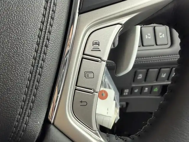 三菱 デリカＤ：５ ブラックエディション 愛知県 2025(令7)年 0.1千km グラファイトグレーメタリック/ブラックマイカ 登録済未使用車/4WD/ディーゼル/ターボ/e-Assist/  　・衝突軽減ブレーキシステム/　　・車線逸脱警報システム/　　・レーダークルーズコントロール/　　・オートマチックハイビーム/　　・BSM/アルパイン11インチナビ/　　CD/DVD/BT/フルセグ/アルパイン12.8インチ後席フリップダウンモニター/マルチアラウンドモニター/革巻きステアリング/ステアリングリモコン/パドルシフト/ステアリングヒーター/本革シート/パワーシート/シートヒーター/キャプテンシート/AC100V/両側パワースライドドア/電動サイドステップ/パワーバックドア/純正LEDヘッドライト/フォグランプ/純正18インチアルミホイール/取扱説明書/保証書/スペアキー