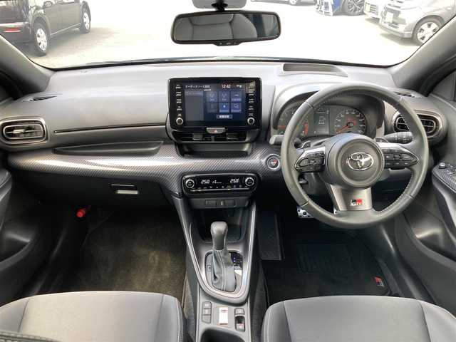 トヨタ ＧＲヤリス RS 愛知県 2022(令4)年 3万km プレシャスブラックパール Toyota Safety Sense/純正ディスプレイオーディオ/　AM FM Bluetooth USB AppleCarPlay AndroidAuto/LEDオートヘッドランプ/レーダークルーズコントロール/オートブレーキホールド/ヘッドアップディスプレイ/ドライブモードセレクト/前後方クリアランスソナー/スマートキー＆プッシュスタート/パドルシフト/ビルトインETC2.0/バックモニター/純正18インチアルミホイール
