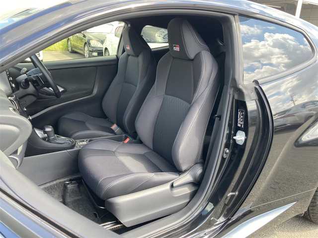 トヨタ ＧＲヤリス RS 愛知県 2022(令4)年 3万km プレシャスブラックパール Toyota Safety Sense/純正ディスプレイオーディオ/　AM FM Bluetooth USB AppleCarPlay AndroidAuto/LEDオートヘッドランプ/レーダークルーズコントロール/オートブレーキホールド/ヘッドアップディスプレイ/ドライブモードセレクト/前後方クリアランスソナー/スマートキー＆プッシュスタート/パドルシフト/ビルトインETC2.0/バックモニター/純正18インチアルミホイール