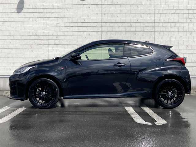 トヨタ ＧＲヤリス RS 愛知県 2022(令4)年 3万km プレシャスブラックパール Toyota Safety Sense/純正ディスプレイオーディオ/　AM FM Bluetooth USB AppleCarPlay AndroidAuto/LEDオートヘッドランプ/レーダークルーズコントロール/オートブレーキホールド/ヘッドアップディスプレイ/ドライブモードセレクト/前後方クリアランスソナー/スマートキー＆プッシュスタート/パドルシフト/ビルトインETC2.0/バックモニター/純正18インチアルミホイール