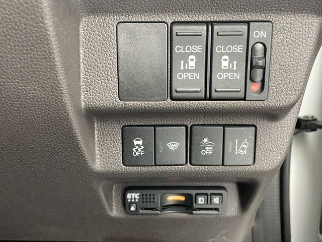 ホンダ フリード ハイブリット G ホンダセンシング 沖縄県 2021(令3)年 8.5万km プラチナホワイトパール 純正メモリナビ/　DTV/CD/DVD/USB/Bluetooth/バックカメラ/ビルトインETC/前後ドライブレコーダー/両側パワースライドドア/ホンダセンシング/レーダークルーズ/前席シートヒーター/アイドリングストップ/LEDヘッドライト/オートライト/純正フロアマット/プッシュスタート/スマートキ―