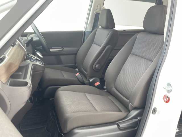 ホンダ フリード ハイブリット G ホンダセンシング 沖縄県 2021(令3)年 8.5万km プラチナホワイトパール 純正メモリナビ/　DTV/CD/DVD/USB/Bluetooth/バックカメラ/ビルトインETC/前後ドライブレコーダー/両側パワースライドドア/ホンダセンシング/レーダークルーズ/前席シートヒーター/アイドリングストップ/LEDヘッドライト/オートライト/純正フロアマット/プッシュスタート/スマートキ―