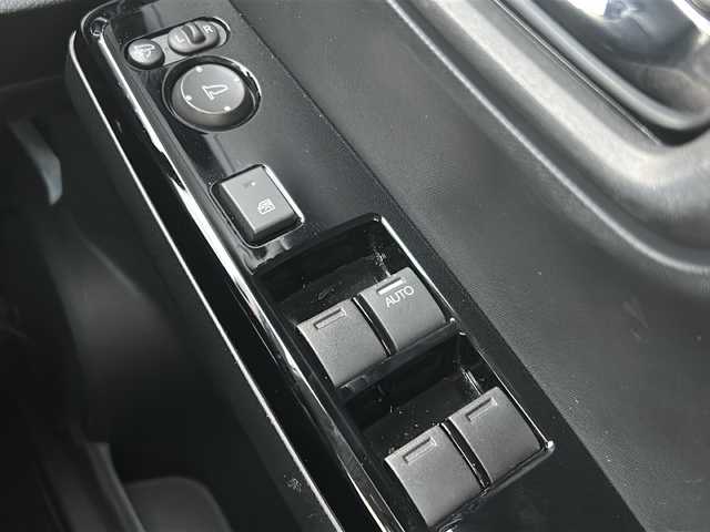 ホンダ Ｎ ＯＮＥ オリジナル 茨城県 2021(令3)年 5.9万km プレミアムアイボリーパールⅡ ホンダセンシング/レーンキープアシスト/パーキングアシスト/純正SDナビ/　　BT/CD/DVD/ワンセグ/バックカメラ/アダプティブクルーズコントロール/純正モデューロ14インチアルミホイール/プライムスムースフロントシート/ワンオーナー/コーナーセンサー/LEDオートライト/スマートキー/ETC
