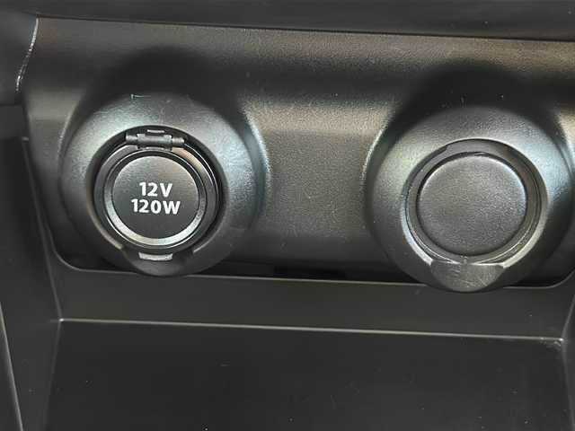 スズキ スイフト HYBRID MG 岩手県 2020(令2)年 6.3万km ピュアホワイトP デュアルセンサーブレーキサポート　車線逸脱抑制機能　後退時ブレーキサポート　ナビ　バックカメラ　Ｂｌｕｅｔｏｏｔｈ　ビルトインＥＴＣ　シートヒーター　コーナーセンサー　クルコン　オートライト　　