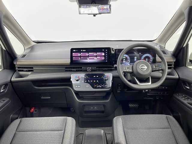 日産 セレナ e－パワー ハイウェイスター V 愛知県 2025(令7)年 0.1千km プリズムホワイト /R7年10月登録済未使用車//純正NissanConnectナビ//純正後席フリップダウンモニター//フルセグTV/AMFM/Bluetooth/USB/HDMI//ビルトインETC2.0//バックカメラ//インテリジェントアラウンドビューモニター//インテリジェントルームミラー//前後ドライブレコーダー//プロパイロット//インテリジェントエマージェンシーブレーキ//踏み間違い防止アシスト//フロント&バックソナー//アダプティブLEDヘッドライト//オートライト//ハイビームアシスト//LEDフォグランプ//両側パワースライドドア//後席サンシェード//合皮コンビシート//木目調パネル//前席・後席フルオートエアコン//プラズマクラスター//ワイヤレス充電器//純正16インチアルミホイール//電子パーキングブレーキ//ブレーキホールド//革巻きステアリング//ステアリングスイッチ//プッシュスタート//電動格納ミラー//アイドリングストップ//スペアキー