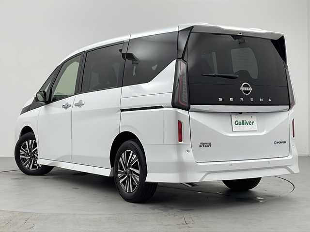 日産 セレナ e－パワー ハイウェイスター V 愛知県 2025(令7)年 0.1千km プリズムホワイト /R7年10月登録済未使用車//純正NissanConnectナビ//純正後席フリップダウンモニター//フルセグTV/AMFM/Bluetooth/USB/HDMI//ビルトインETC2.0//バックカメラ//インテリジェントアラウンドビューモニター//インテリジェントルームミラー//前後ドライブレコーダー//プロパイロット//インテリジェントエマージェンシーブレーキ//踏み間違い防止アシスト//フロント&バックソナー//アダプティブLEDヘッドライト//オートライト//ハイビームアシスト//LEDフォグランプ//両側パワースライドドア//後席サンシェード//合皮コンビシート//木目調パネル//前席・後席フルオートエアコン//プラズマクラスター//ワイヤレス充電器//純正16インチアルミホイール//電子パーキングブレーキ//ブレーキホールド//革巻きステアリング//ステアリングスイッチ//プッシュスタート//電動格納ミラー//アイドリングストップ//スペアキー