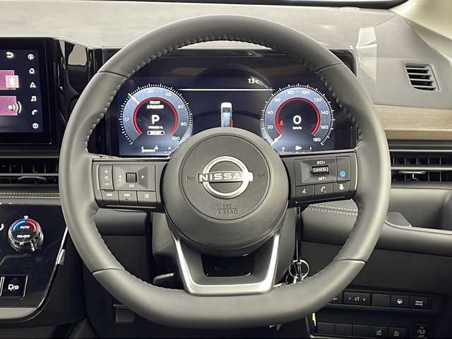 日産 セレナ e－パワー ハイウェイスター V 愛知県 2025(令7)年 0.1千km プリズムホワイト /R7年10月登録済未使用車//純正NissanConnectナビ//純正後席フリップダウンモニター//フルセグTV/AMFM/Bluetooth/USB/HDMI//ビルトインETC2.0//バックカメラ//インテリジェントアラウンドビューモニター//インテリジェントルームミラー//前後ドライブレコーダー//プロパイロット//インテリジェントエマージェンシーブレーキ//踏み間違い防止アシスト//フロント&バックソナー//アダプティブLEDヘッドライト//オートライト//ハイビームアシスト//LEDフォグランプ//両側パワースライドドア//後席サンシェード//合皮コンビシート//木目調パネル//前席・後席フルオートエアコン//プラズマクラスター//ワイヤレス充電器//純正16インチアルミホイール//電子パーキングブレーキ//ブレーキホールド//革巻きステアリング//ステアリングスイッチ//プッシュスタート//電動格納ミラー//アイドリングストップ//スペアキー