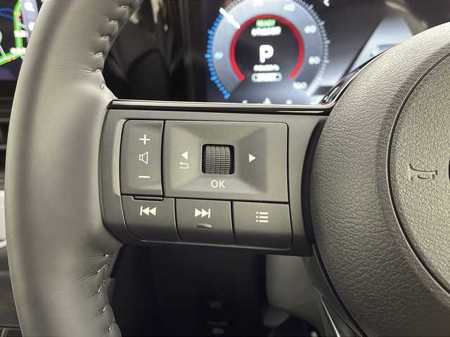 日産 セレナ e－パワー ハイウェイスター V 愛知県 2025(令7)年 0.1千km プリズムホワイト /R7年10月登録済未使用車//純正NissanConnectナビ//純正後席フリップダウンモニター//フルセグTV/AMFM/Bluetooth/USB/HDMI//ビルトインETC2.0//バックカメラ//インテリジェントアラウンドビューモニター//インテリジェントルームミラー//前後ドライブレコーダー//プロパイロット//インテリジェントエマージェンシーブレーキ//踏み間違い防止アシスト//フロント&バックソナー//アダプティブLEDヘッドライト//オートライト//ハイビームアシスト//LEDフォグランプ//両側パワースライドドア//後席サンシェード//合皮コンビシート//木目調パネル//前席・後席フルオートエアコン//プラズマクラスター//ワイヤレス充電器//純正16インチアルミホイール//電子パーキングブレーキ//ブレーキホールド//革巻きステアリング//ステアリングスイッチ//プッシュスタート//電動格納ミラー//アイドリングストップ//スペアキー