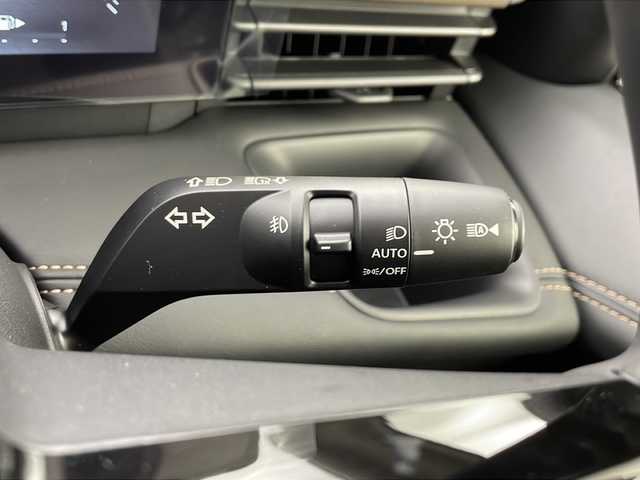 日産 セレナ e－パワー ハイウェイスター V 愛知県 2025(令7)年 0.1千km プリズムホワイト /R7年10月登録済未使用車//純正NissanConnectナビ//純正後席フリップダウンモニター//フルセグTV/AMFM/Bluetooth/USB/HDMI//ビルトインETC2.0//バックカメラ//インテリジェントアラウンドビューモニター//インテリジェントルームミラー//前後ドライブレコーダー//プロパイロット//インテリジェントエマージェンシーブレーキ//踏み間違い防止アシスト//フロント&バックソナー//アダプティブLEDヘッドライト//オートライト//ハイビームアシスト//LEDフォグランプ//両側パワースライドドア//後席サンシェード//合皮コンビシート//木目調パネル//前席・後席フルオートエアコン//プラズマクラスター//ワイヤレス充電器//純正16インチアルミホイール//電子パーキングブレーキ//ブレーキホールド//革巻きステアリング//ステアリングスイッチ//プッシュスタート//電動格納ミラー//アイドリングストップ//スペアキー