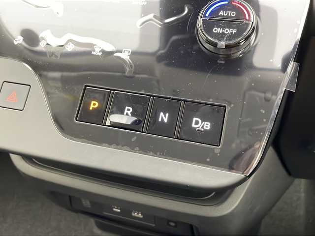 日産 セレナ e－パワー ハイウェイスター V 愛知県 2025(令7)年 0.1千km プリズムホワイト /R7年10月登録済未使用車//純正NissanConnectナビ//純正後席フリップダウンモニター//フルセグTV/AMFM/Bluetooth/USB/HDMI//ビルトインETC2.0//バックカメラ//インテリジェントアラウンドビューモニター//インテリジェントルームミラー//前後ドライブレコーダー//プロパイロット//インテリジェントエマージェンシーブレーキ//踏み間違い防止アシスト//フロント&バックソナー//アダプティブLEDヘッドライト//オートライト//ハイビームアシスト//LEDフォグランプ//両側パワースライドドア//後席サンシェード//合皮コンビシート//木目調パネル//前席・後席フルオートエアコン//プラズマクラスター//ワイヤレス充電器//純正16インチアルミホイール//電子パーキングブレーキ//ブレーキホールド//革巻きステアリング//ステアリングスイッチ//プッシュスタート//電動格納ミラー//アイドリングストップ//スペアキー