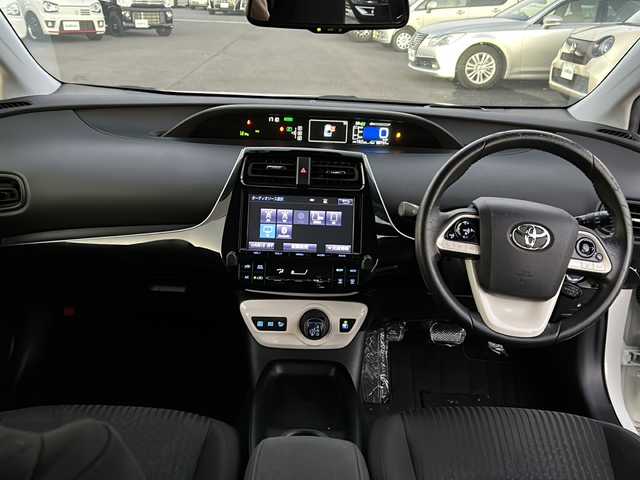 トヨタ プリウス Sセーフティプラス 茨城県 2016(平28)年 6.9万km パール ToyotaSafetySense/モデリスタフルエアロ/純正SDナビ/　　BT/CD/DVD/フルセグ/バックカメラ/レーダークルーズコントロール/社外18インチアルミホイール/LEDオートライト/オートマチックハイビーム/コーナーセンサー/ドライブレコーダー/スマートキー/ETC