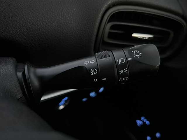 トヨタ プリウス Sセーフティプラス 茨城県 2016(平28)年 6.9万km パール ToyotaSafetySense/モデリスタフルエアロ/純正SDナビ/　　BT/CD/DVD/フルセグ/バックカメラ/レーダークルーズコントロール/社外18インチアルミホイール/LEDオートライト/オートマチックハイビーム/コーナーセンサー/ドライブレコーダー/スマートキー/ETC