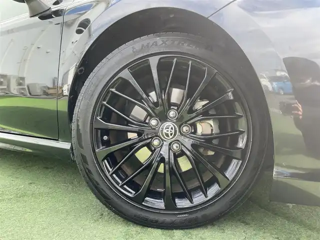 トヨタ カムリ WS ブラックエディション 香川県 2020(令2)年 5.1万km プレシャスブラックパール 純正ディスプレイオーディオ/（Bluetooth/USB）/前後ドライブレコーダー/バックカメラ/トヨタセーフティセンス/・プリクラッシュセーフティ/・アダプティブクルーズコントロール/・オートマチックハイビーム/・リアトラフィックアラート/・パーキングサポートブレーキ/・レーンディパーチャーアラート/ブラインドスポットモニター/クリアランスソナー/黒革シート/前席シートヒーター/革巻きステアリング/ステアリングスイッチ/パドルシフト/電動パーキングブレーキ/オートブレーキホールド/オートライト/LEDヘッドライト/LEDフォグライト/純正ビルトインETC/純正18インチアルミホイール/純正フロアマット/純正ドアバイザー/オート開閉機能付き電動格納ミラー/全席フルオートパワーウィンドウ/ISOFIX