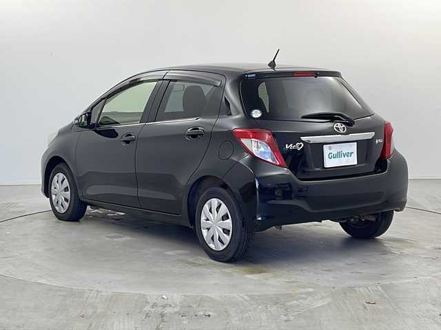 トヨタ ヴィッツ ジュエラ 栃木県 2013(平25)年 3.8万km ブラックマイカ 純正SDナビ/・AM/FM/CD/DVD/フルセグ/BT/バックカメラ/ETC/電動格納ミラー/純正マット/ドアバイザー/保証書/取扱説明書