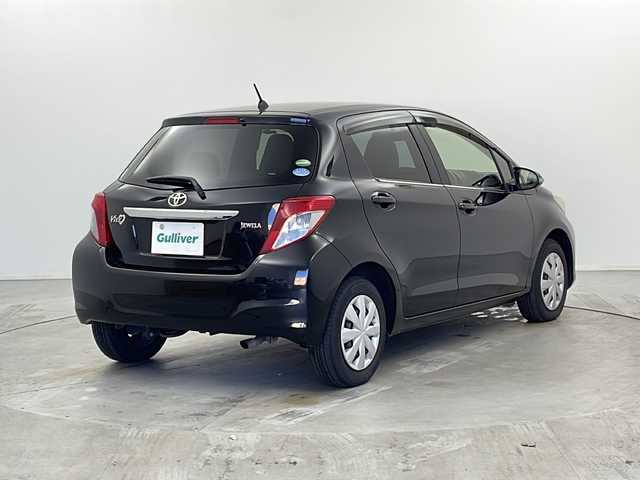 トヨタ ヴィッツ ジュエラ 栃木県 2013(平25)年 3.8万km ブラックマイカ 純正SDナビ/・AM/FM/CD/DVD/フルセグ/BT/バックカメラ/ETC/電動格納ミラー/純正マット/ドアバイザー/保証書/取扱説明書