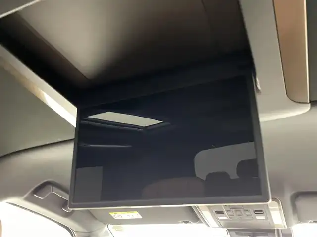 トヨタ ヴェルファイア ハイブリット Z プレミア 埼玉県 2024(令6)年 1.8万km プラチナホワイトパールマイカ ムーンルーフ　後席モニター　茶革　３６０°　ＢＳＭ　純正１４型ナビ　両側電動　オットマン　温シート　ベンチレーション　デジタルインナーミラー　ＨＵＤ　スペアタイヤ　アドバンストパーク　ＥＴＣ　