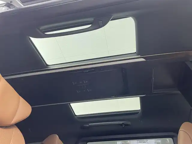 トヨタ ヴェルファイア ハイブリット Z プレミア 埼玉県 2024(令6)年 1.8万km プラチナホワイトパールマイカ ムーンルーフ　後席モニター　茶革　３６０°　ＢＳＭ　純正１４型ナビ　両側電動　オットマン　温シート　ベンチレーション　デジタルインナーミラー　ＨＵＤ　スペアタイヤ　アドバンストパーク　ＥＴＣ　