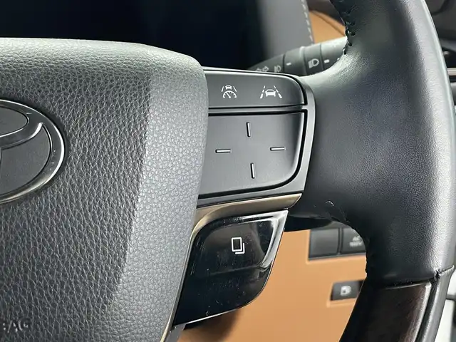 トヨタ ヴェルファイア ハイブリット Z プレミア 埼玉県 2024(令6)年 1.8万km プラチナホワイトパールマイカ ムーンルーフ　後席モニター　茶革　３６０°　ＢＳＭ　純正１４型ナビ　両側電動　オットマン　温シート　ベンチレーション　デジタルインナーミラー　ＨＵＤ　スペアタイヤ　アドバンストパーク　ＥＴＣ　