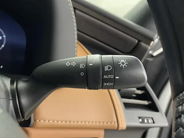 トヨタ ヴェルファイア ハイブリット Z プレミア 埼玉県 2024(令6)年 1.8万km プラチナホワイトパールマイカ ムーンルーフ　後席モニター　茶革　３６０°　ＢＳＭ　純正１４型ナビ　両側電動　オットマン　温シート　ベンチレーション　デジタルインナーミラー　ＨＵＤ　スペアタイヤ　アドバンストパーク　ＥＴＣ　