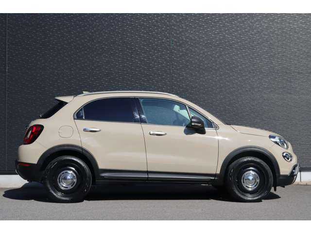 フィアット ５００Ｘ クロス 大分県 2021(令3)年 2.1万km ベージュ 前面衝突警告/アダプティブクルーズコントロール/ブラインドスポットモニター/純正ディスプレイオーディオ/ＣａｒＰｌａｙ/Bluetooth/バックカメラ/黒革/シートヒーター/パワーシート/パドルシフト/ＬＥＤヘッドライト/自動ハイビーム/アダプティブヘッドライト/社外１７インチＡＷ（DEANクロスカントリー）/ＥＴＣ