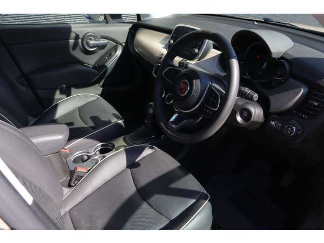 フィアット ５００Ｘ クロス 大分県 2021(令3)年 2.1万km ベージュ 前面衝突警告/アダプティブクルーズコントロール/ブラインドスポットモニター/純正ディスプレイオーディオ/ＣａｒＰｌａｙ/Bluetooth/バックカメラ/黒革/シートヒーター/パワーシート/パドルシフト/ＬＥＤヘッドライト/自動ハイビーム/アダプティブヘッドライト/社外１７インチＡＷ（DEANクロスカントリー）/ＥＴＣ