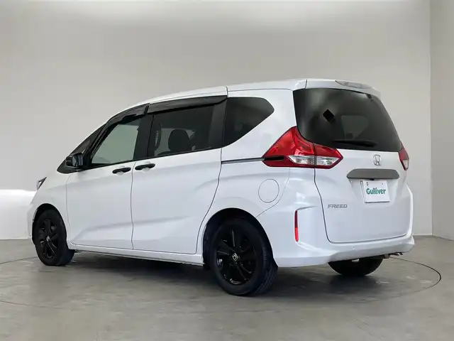 ホンダ フリード G ブラックスタイル 埼玉県 2023(令5)年 2.1万km プラチナホワイトパール Honda SENSING/　・衝突被害軽減ブレーキシステム (CMBS)/　・誤発進抑制機能/　・アダプティブクルーズコントロール（ACC）/　・車線維持支援システム（LKAS）/純正9インチメモリナビ　（VXM-237VFNi）/　DTV/CD/DVD/BT/USB/iPod/SD/SDREC/両側パワースライドドア/バックカメラ/前席シートヒーター/３列シート/TRC（トラクションコントロール）/純正ビルトインETC2.0（DTH-２０３M）/純正前後ドライブレコーダー（DRH-224SD）/エンジンスタートボタン/スマートキー/純正LEDヘッドライト/オートライト/純正アルミホイール