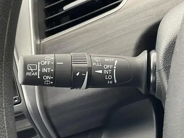 ホンダ フリード G ブラックスタイル 埼玉県 2023(令5)年 2.1万km プラチナホワイトパール Honda SENSING/　・衝突被害軽減ブレーキシステム (CMBS)/　・誤発進抑制機能/　・アダプティブクルーズコントロール（ACC）/　・車線維持支援システム（LKAS）/純正9インチメモリナビ　（VXM-237VFNi）/　DTV/CD/DVD/BT/USB/iPod/SD/SDREC/両側パワースライドドア/バックカメラ/前席シートヒーター/３列シート/TRC（トラクションコントロール）/純正ビルトインETC2.0（DTH-２０３M）/純正前後ドライブレコーダー（DRH-224SD）/エンジンスタートボタン/スマートキー/純正LEDヘッドライト/オートライト/純正アルミホイール