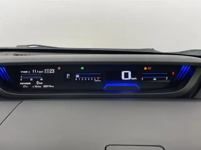 ホンダ フリード G ブラックスタイル 埼玉県 2023(令5)年 2.1万km プラチナホワイトパール Honda SENSING/　・衝突被害軽減ブレーキシステム (CMBS)/　・誤発進抑制機能/　・アダプティブクルーズコントロール（ACC）/　・車線維持支援システム（LKAS）/純正9インチメモリナビ　（VXM-237VFNi）/　DTV/CD/DVD/BT/USB/iPod/SD/SDREC/両側パワースライドドア/バックカメラ/前席シートヒーター/３列シート/TRC（トラクションコントロール）/純正ビルトインETC2.0（DTH-２０３M）/純正前後ドライブレコーダー（DRH-224SD）/エンジンスタートボタン/スマートキー/純正LEDヘッドライト/オートライト/純正アルミホイール