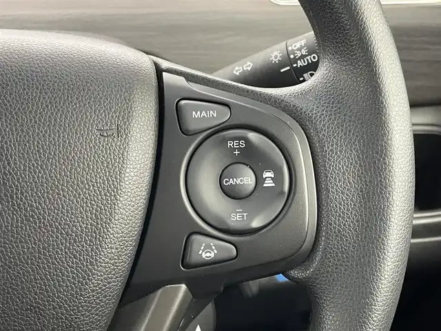 ホンダ フリード G ブラックスタイル 埼玉県 2023(令5)年 2.1万km プラチナホワイトパール Honda SENSING/　・衝突被害軽減ブレーキシステム (CMBS)/　・誤発進抑制機能/　・アダプティブクルーズコントロール（ACC）/　・車線維持支援システム（LKAS）/純正9インチメモリナビ　（VXM-237VFNi）/　DTV/CD/DVD/BT/USB/iPod/SD/SDREC/両側パワースライドドア/バックカメラ/前席シートヒーター/３列シート/TRC（トラクションコントロール）/純正ビルトインETC2.0（DTH-２０３M）/純正前後ドライブレコーダー（DRH-224SD）/エンジンスタートボタン/スマートキー/純正LEDヘッドライト/オートライト/純正アルミホイール