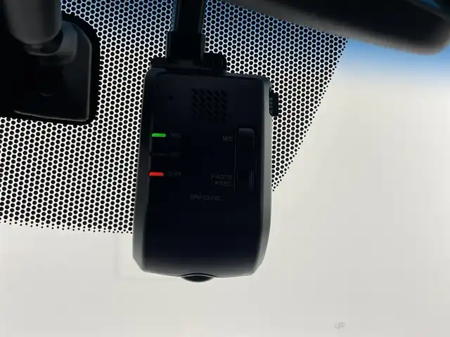 ホンダ フリード G ブラックスタイル 埼玉県 2023(令5)年 2.1万km プラチナホワイトパール Honda SENSING/　・衝突被害軽減ブレーキシステム (CMBS)/　・誤発進抑制機能/　・アダプティブクルーズコントロール（ACC）/　・車線維持支援システム（LKAS）/純正9インチメモリナビ　（VXM-237VFNi）/　DTV/CD/DVD/BT/USB/iPod/SD/SDREC/両側パワースライドドア/バックカメラ/前席シートヒーター/３列シート/TRC（トラクションコントロール）/純正ビルトインETC2.0（DTH-２０３M）/純正前後ドライブレコーダー（DRH-224SD）/エンジンスタートボタン/スマートキー/純正LEDヘッドライト/オートライト/純正アルミホイール