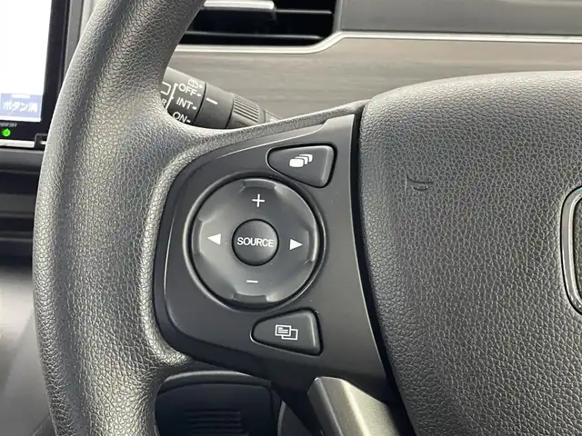 ホンダ フリード G ブラックスタイル 埼玉県 2023(令5)年 2.1万km プラチナホワイトパール Honda SENSING/　・衝突被害軽減ブレーキシステム (CMBS)/　・誤発進抑制機能/　・アダプティブクルーズコントロール（ACC）/　・車線維持支援システム（LKAS）/純正9インチメモリナビ　（VXM-237VFNi）/　DTV/CD/DVD/BT/USB/iPod/SD/SDREC/両側パワースライドドア/バックカメラ/前席シートヒーター/３列シート/TRC（トラクションコントロール）/純正ビルトインETC2.0（DTH-２０３M）/純正前後ドライブレコーダー（DRH-224SD）/エンジンスタートボタン/スマートキー/純正LEDヘッドライト/オートライト/純正アルミホイール