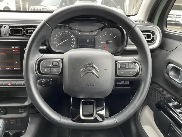 シトロエン シトロエン Ｃ３ シャイン 静岡県 2020(令2)年 1.5万km 緑 ブラインドスポットモニター/純正ディスプレイオーディオ/(Bluetooth/CarPlay)/バックカメラ/クルーズコントロール/レーンキープアシスト/パーキングアシスト/スマートキー/ETC/純正フロアマット/純正16インチアルミホイール/保証書/取扱説明書/スペアキー/ボディカラー（アーモンドグリーン）