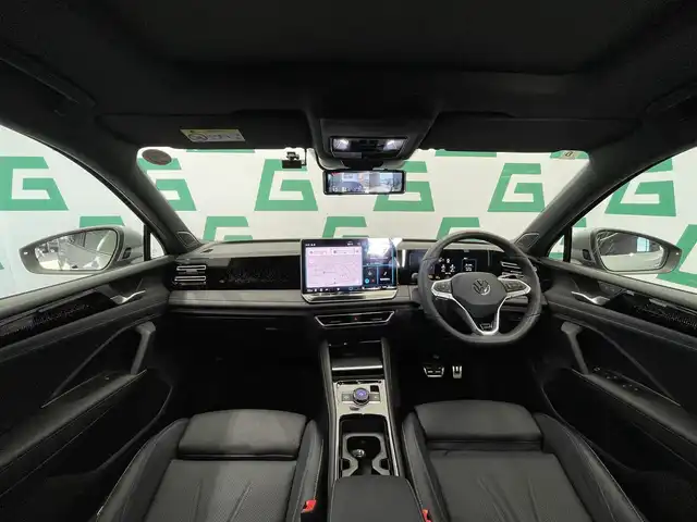 フォルクスワーゲン ＶＷ ティグアン eTSI Rライン 鹿児島県 2025(令7)年 0.1万km シルバー ワンオーナー/ラグジュアリーパッケージ/・電動パノラマスライディングルーフ/・Harman/Kardonプレミアムサウンドシステム/レザーシートパッケージ/・レザーシート/・前席リラクゼーション機能付シート/・前席ポジションメモリー付パワーシート/・前席座面調整式シート/・シートベンチレーション/R-Line専用エクステリア/純正15インチインフォテイメントシステム/10.25インチデジタルメータークラスター/アラウンドビューカメラ/フォルクスワーゲンオールインセーフティ/インテリアアンビエントライト/LEDマトリックスヘッドライト/パワーテールゲート/プログレッシブステアリング/純正20インチアルミホイール/純正フロアマット/ETC2.0/保証書/取説書