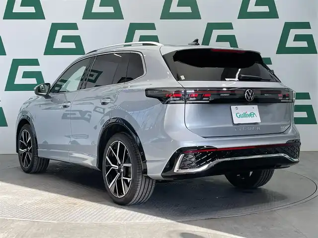 フォルクスワーゲン ＶＷ ティグアン eTSI Rライン 鹿児島県 2025(令7)年 0.1万km シルバー ワンオーナー/ラグジュアリーパッケージ/・電動パノラマスライディングルーフ/・Harman/Kardonプレミアムサウンドシステム/レザーシートパッケージ/・レザーシート/・前席リラクゼーション機能付シート/・前席ポジションメモリー付パワーシート/・前席座面調整式シート/・シートベンチレーション/R-Line専用エクステリア/純正15インチインフォテイメントシステム/10.25インチデジタルメータークラスター/アラウンドビューカメラ/フォルクスワーゲンオールインセーフティ/インテリアアンビエントライト/LEDマトリックスヘッドライト/パワーテールゲート/プログレッシブステアリング/純正20インチアルミホイール/純正フロアマット/ETC2.0/保証書/取説書