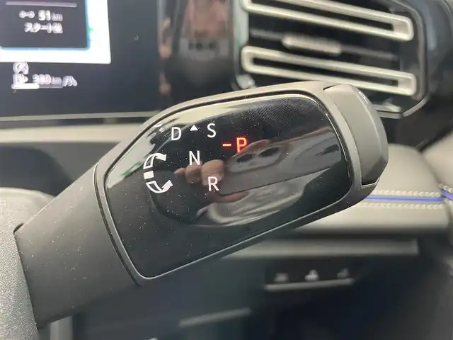 フォルクスワーゲン ＶＷ ティグアン eTSI Rライン 鹿児島県 2025(令7)年 0.1万km シルバー ワンオーナー/ラグジュアリーパッケージ/・電動パノラマスライディングルーフ/・Harman/Kardonプレミアムサウンドシステム/レザーシートパッケージ/・レザーシート/・前席リラクゼーション機能付シート/・前席ポジションメモリー付パワーシート/・前席座面調整式シート/・シートベンチレーション/R-Line専用エクステリア/純正15インチインフォテイメントシステム/10.25インチデジタルメータークラスター/アラウンドビューカメラ/フォルクスワーゲンオールインセーフティ/インテリアアンビエントライト/LEDマトリックスヘッドライト/パワーテールゲート/プログレッシブステアリング/純正20インチアルミホイール/純正フロアマット/ETC2.0/保証書/取説書