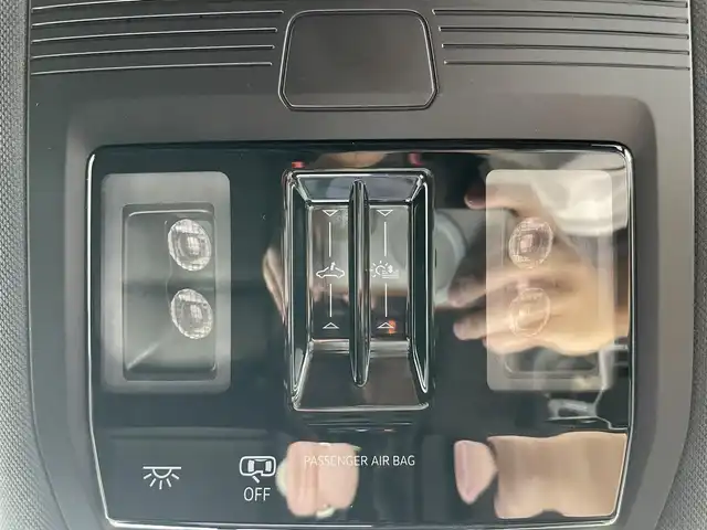 フォルクスワーゲン ＶＷ ティグアン eTSI Rライン 鹿児島県 2025(令7)年 0.1万km シルバー ワンオーナー/ラグジュアリーパッケージ/・電動パノラマスライディングルーフ/・Harman/Kardonプレミアムサウンドシステム/レザーシートパッケージ/・レザーシート/・前席リラクゼーション機能付シート/・前席ポジションメモリー付パワーシート/・前席座面調整式シート/・シートベンチレーション/R-Line専用エクステリア/純正15インチインフォテイメントシステム/10.25インチデジタルメータークラスター/アラウンドビューカメラ/フォルクスワーゲンオールインセーフティ/インテリアアンビエントライト/LEDマトリックスヘッドライト/パワーテールゲート/プログレッシブステアリング/純正20インチアルミホイール/純正フロアマット/ETC2.0/保証書/取説書