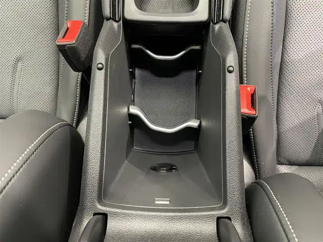 フォルクスワーゲン ＶＷ ティグアン eTSI Rライン 鹿児島県 2025(令7)年 0.1万km シルバー ワンオーナー/ラグジュアリーパッケージ/・電動パノラマスライディングルーフ/・Harman/Kardonプレミアムサウンドシステム/レザーシートパッケージ/・レザーシート/・前席リラクゼーション機能付シート/・前席ポジションメモリー付パワーシート/・前席座面調整式シート/・シートベンチレーション/R-Line専用エクステリア/純正15インチインフォテイメントシステム/10.25インチデジタルメータークラスター/アラウンドビューカメラ/フォルクスワーゲンオールインセーフティ/インテリアアンビエントライト/LEDマトリックスヘッドライト/パワーテールゲート/プログレッシブステアリング/純正20インチアルミホイール/純正フロアマット/ETC2.0/保証書/取説書