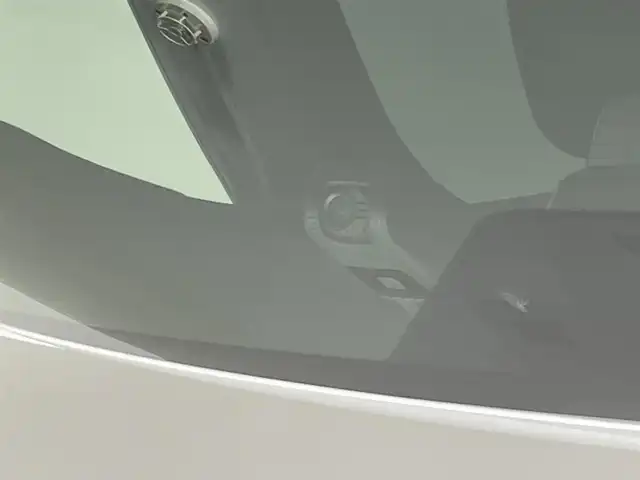 レクサス ＲＸ 300 Fスポーツ 道央・札幌 2020(令2)年 6.9万km ホワイトノーヴァガラスフレーク ・４WD/・純正メモリナビ/　CD／DVD／Bluetooth／フルセグ／ミラキャスト/・パノラミックビューモニター/・純正ビルトインETC2.0/・前後ドライブレコーダー【DRT-H68A】/・ワイヤレス充電器/・レクサスセーフティシステム/・プリクラッシュセーフティ/・レーダークルーズコントロール/・レーンデパーチャーアラート/・レーントレーシングアシスト/・アダプティブハイビームシステム/・ヘッドアップデイスプレイ/・nanoe/・AC100V電源/・USB入力端子/・自動防眩ミラー/・レザーシート/・前席シートヒーター＆シートエアコン/・前席パワーシート/・運転席シートメモリー/・三眼LEDヘッドライト/・純正フロアマット/・純正AW20インチ/・フォグライト/・プッシュスタート/・スマートキー/・スペアキー/・カードキー/・取扱説明書/・保証書