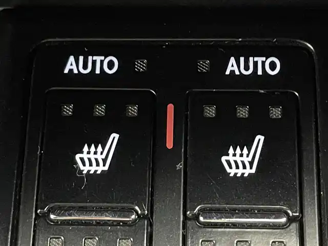 レクサス ＲＸ 300 Fスポーツ 道央・札幌 2020(令2)年 6.9万km ホワイトノーヴァガラスフレーク ・４WD/・純正メモリナビ/　CD／DVD／Bluetooth／フルセグ／ミラキャスト/・パノラミックビューモニター/・純正ビルトインETC2.0/・前後ドライブレコーダー【DRT-H68A】/・ワイヤレス充電器/・レクサスセーフティシステム/・プリクラッシュセーフティ/・レーダークルーズコントロール/・レーンデパーチャーアラート/・レーントレーシングアシスト/・アダプティブハイビームシステム/・ヘッドアップデイスプレイ/・nanoe/・AC100V電源/・USB入力端子/・自動防眩ミラー/・レザーシート/・前席シートヒーター＆シートエアコン/・前席パワーシート/・運転席シートメモリー/・三眼LEDヘッドライト/・純正フロアマット/・純正AW20インチ/・フォグライト/・プッシュスタート/・スマートキー/・スペアキー/・カードキー/・取扱説明書/・保証書