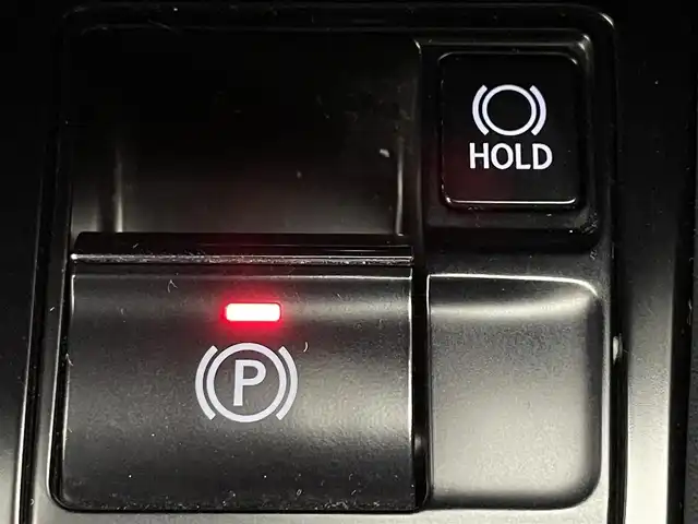 レクサス ＲＸ 300 Fスポーツ 道央・札幌 2020(令2)年 6.9万km ホワイトノーヴァガラスフレーク ・４WD/・純正メモリナビ/　CD／DVD／Bluetooth／フルセグ／ミラキャスト/・パノラミックビューモニター/・純正ビルトインETC2.0/・前後ドライブレコーダー【DRT-H68A】/・ワイヤレス充電器/・レクサスセーフティシステム/・プリクラッシュセーフティ/・レーダークルーズコントロール/・レーンデパーチャーアラート/・レーントレーシングアシスト/・アダプティブハイビームシステム/・ヘッドアップデイスプレイ/・nanoe/・AC100V電源/・USB入力端子/・自動防眩ミラー/・レザーシート/・前席シートヒーター＆シートエアコン/・前席パワーシート/・運転席シートメモリー/・三眼LEDヘッドライト/・純正フロアマット/・純正AW20インチ/・フォグライト/・プッシュスタート/・スマートキー/・スペアキー/・カードキー/・取扱説明書/・保証書