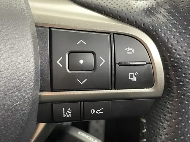 レクサス ＲＸ 300 Fスポーツ 道央・札幌 2020(令2)年 6.9万km ホワイトノーヴァガラスフレーク ・４WD/・純正メモリナビ/　CD／DVD／Bluetooth／フルセグ／ミラキャスト/・パノラミックビューモニター/・純正ビルトインETC2.0/・前後ドライブレコーダー【DRT-H68A】/・ワイヤレス充電器/・レクサスセーフティシステム/・プリクラッシュセーフティ/・レーダークルーズコントロール/・レーンデパーチャーアラート/・レーントレーシングアシスト/・アダプティブハイビームシステム/・ヘッドアップデイスプレイ/・nanoe/・AC100V電源/・USB入力端子/・自動防眩ミラー/・レザーシート/・前席シートヒーター＆シートエアコン/・前席パワーシート/・運転席シートメモリー/・三眼LEDヘッドライト/・純正フロアマット/・純正AW20インチ/・フォグライト/・プッシュスタート/・スマートキー/・スペアキー/・カードキー/・取扱説明書/・保証書