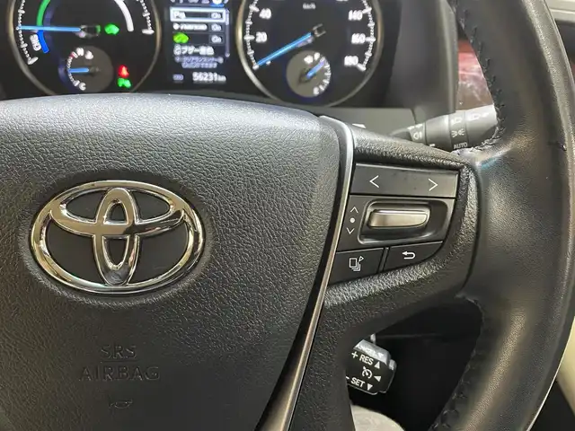 トヨタ アルファードハイブリット X 岩手県 2017(平29)年 5.7万km シルバーM 4WD/社外SDナビ/両側パワースライドドア/バックカメラ/ムーンルーフ/ビルトインETC/クルーズコントロール/スマートエントリーエンジンスターター/オートリトラミラー/ドライブレコーダー/コーナーセンサー/電子パーキングブレーキ/スマートキー/プッシュスタート/オートライト/LEDヘッドライト/純正16インチアルミホイール/AC100V/横滑り防止機能/純正フロアマット/オットマン/アイドリングストップ
