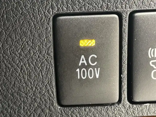 トヨタ アルファードハイブリット X 岩手県 2017(平29)年 5.7万km シルバーM 4WD/社外SDナビ/両側パワースライドドア/バックカメラ/ムーンルーフ/ビルトインETC/クルーズコントロール/スマートエントリーエンジンスターター/オートリトラミラー/ドライブレコーダー/コーナーセンサー/電子パーキングブレーキ/スマートキー/プッシュスタート/オートライト/LEDヘッドライト/純正16インチアルミホイール/AC100V/横滑り防止機能/純正フロアマット/オットマン/アイドリングストップ