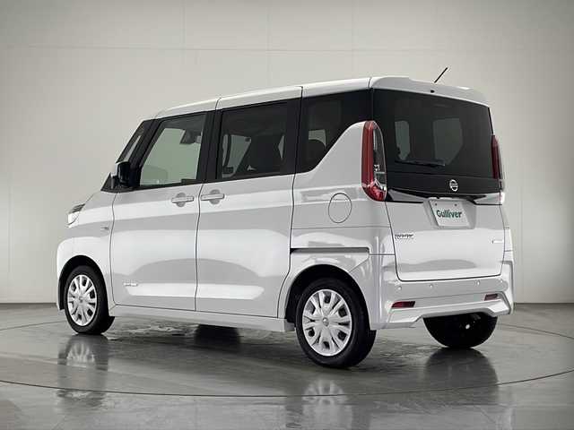 日産 ルークス S 宮崎県 2023(令5)年 4.3万km ホワイトパール 禁煙車/エマージェンシーブレーキ/社外ディスプレイオーディオ/（AVN-LBS01/Bluetooth/FMAM）/社外バックカメラ/社外ETC/純正フロアマット/両側スライドドア/クリアランスソナー/電動格納ミラー/WSRSエアバック/ABS/リモコンキー/サイドSRS/サイドカーテンSRSエアバック/リアプライバシーガラス
