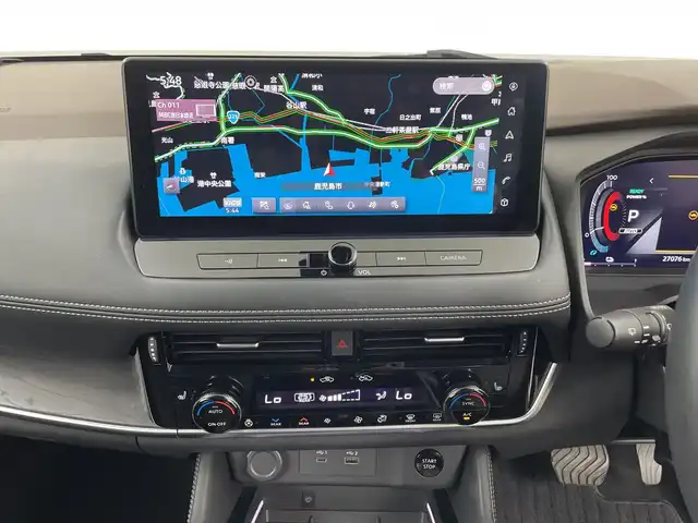 日産 エクストレイル G e－4ORCE 鹿児島県 2022(令4)年 2.7万km ブリリアントホワイトパール/スーパーブラック 2トーン 純正ディスプレイオーディオ/（AM/FM/フルセグ/Applecarpay/AndroidAuto/BT)/D/N席パワーシート/D/N席シートヒーター/ステアリングヒーター/BSM/パワーバックドア/プロパイロット/インテリジェンスミラー/前後ドラレコ/ETC/ヘッドアップディスプレイ/パーキングアシスト/レザーシート/電動パーキング/オートブレーキホールド/プッシュスタート/スマートキー/シートメモリ/オートライト/オートハイビーム/前後ソナー