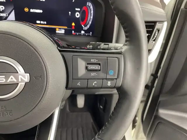 日産 エクストレイル G e－4ORCE 鹿児島県 2022(令4)年 2.7万km ブリリアントホワイトパール/スーパーブラック 2トーン 純正ディスプレイオーディオ/（AM/FM/フルセグ/Applecarpay/AndroidAuto/BT)/D/N席パワーシート/D/N席シートヒーター/ステアリングヒーター/BSM/パワーバックドア/プロパイロット/インテリジェンスミラー/前後ドラレコ/ETC/ヘッドアップディスプレイ/パーキングアシスト/レザーシート/電動パーキング/オートブレーキホールド/プッシュスタート/スマートキー/シートメモリ/オートライト/オートハイビーム/前後ソナー