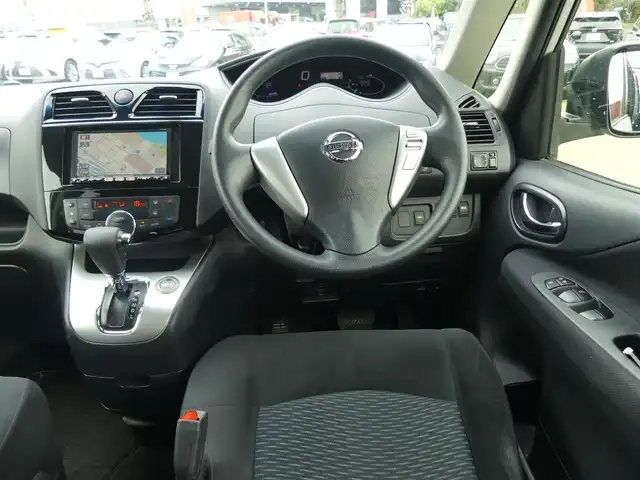 日産 セレナ 20X Sハイブリッド 千葉県 2014(平26)年 6万km ブリリアントシルバー 左パワースライドドア/右イージークローザードア/純正HDDナビ/ワンセグTV/【DVD/CD再生機能】/バックカメラ/ドライブレコーダー（AN-R073）/クルーズコントロール/アイドリングストップ/ETC/フォグライト/ウインカーミラー/インテリジェントキー
