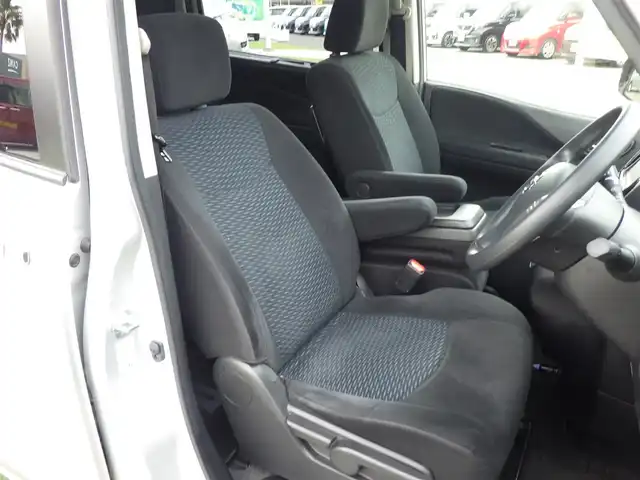 日産 セレナ 20X Sハイブリッド 千葉県 2014(平26)年 6万km ブリリアントシルバー 左パワースライドドア/右イージークローザードア/純正HDDナビ/ワンセグTV/【DVD/CD再生機能】/バックカメラ/ドライブレコーダー（AN-R073）/クルーズコントロール/アイドリングストップ/ETC/フォグライト/ウインカーミラー/インテリジェントキー