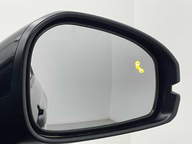 ホンダ ヴェゼル ハイブリッド e:HEV Z 熊本県 2025(令7)年 0.1千km クリスタルブラックパール 登録済未使用車　/純正ナビ（ＡｐｐｌＣａｒＰｌａｙ・ＡｎｄｒｏｉｄＡｕｔｏ・フルセグ・ＢＴ・ＵＳＢ）/バックカメラ　/ビルトインETC2.0/前席シートヒーター　/前後クリアランスソナー　/アイドリングストップ　/横滑り防止/ダウンヒルアシスト/ホンダセンシング/・衝突軽減ブレーキ/・誤発進抑制機能/・後方誤発進抑制機能/・近距離衝突軽減ブレーキ/・歩行者事故低減ステアリング/・路外逸脱制御機能/・アダブティブクルーズコントロール/・渋滞運転支援機能/・先行車発進お知らせ/・標識認識システム/・ブラインドスポットモニター/・車線維持支援システム/・オートハイビーム/パワーバックドア/ステアリングヒーター/置くだけ充電/ハーフレザーシート/純正１８インチAW/オートライト/LEDヘッドライト/スマートキー/プッシュスタート/スペアキー1本/保証書/取扱説明書